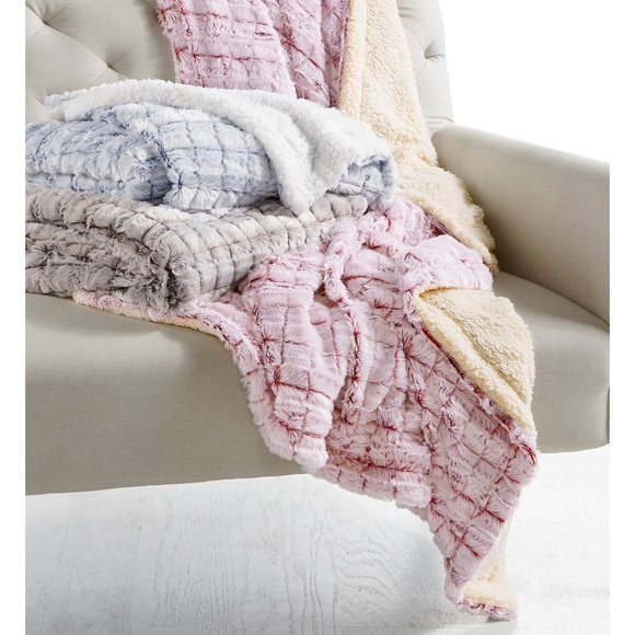 Blue Ridge Elle Home Reversible Sherpa to Faux Sherpa Tie Dye Throw Pink… - Picture 2 of 2